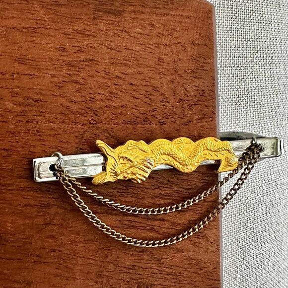 Vintage Gold Dragon Tie Clip w/ Chain Accent - Picture 3 of 9